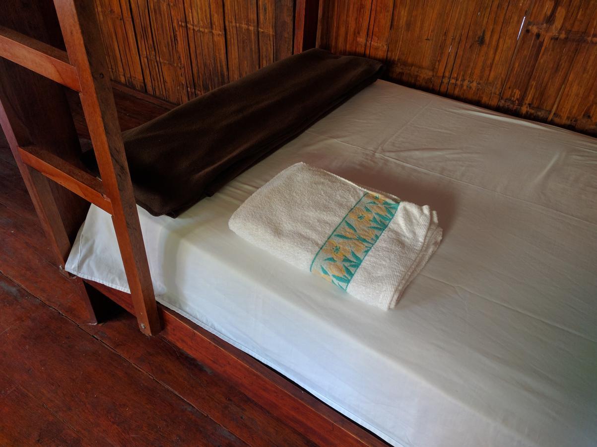 Green Forest Ecolodge Puerto Montufar Екстериор снимка
